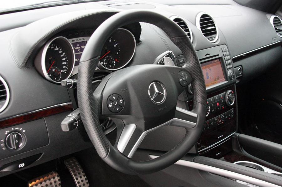  Mercedes-Benz ML63 AMG 2011 года  (фото 33 из 81)